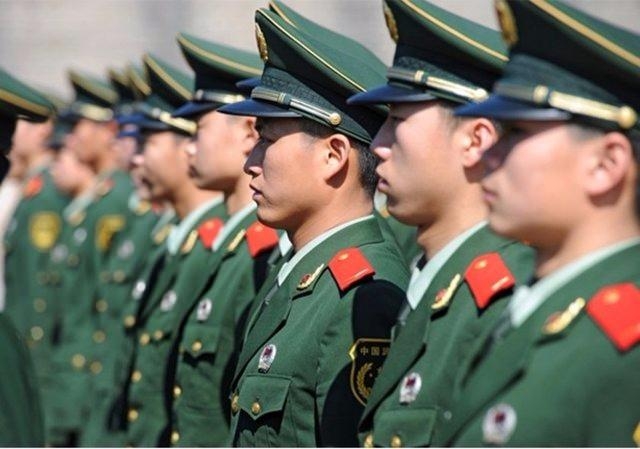 Çin'li Muhafızların İnanılmaz Eğitimi! 13