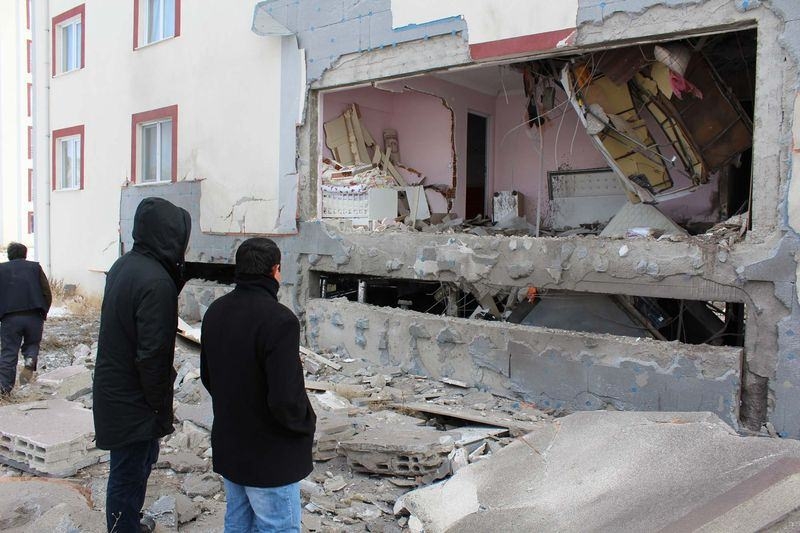 Sivas'ta Patlama! 1 Ölü 2 Yaralı 11