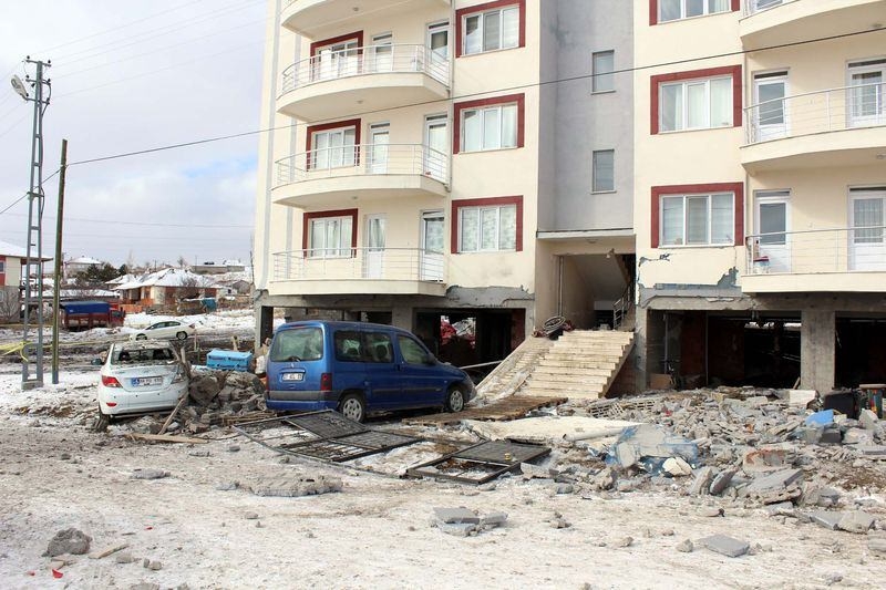 Sivas'ta Patlama! 1 Ölü 2 Yaralı 6