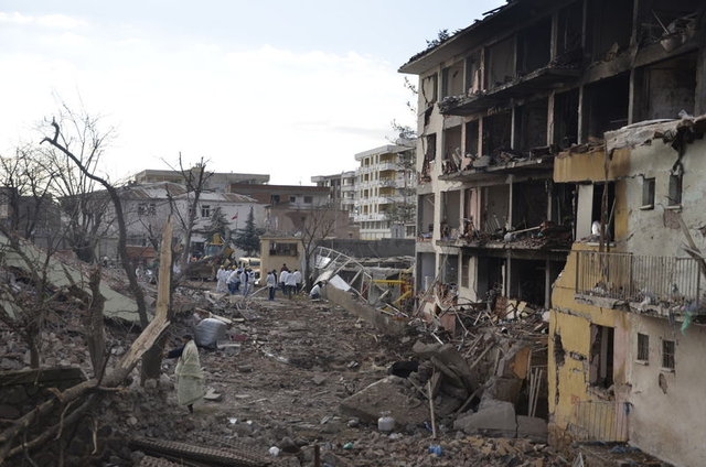 Terör Diyarbakır Çınar'ı Vurdu! 33