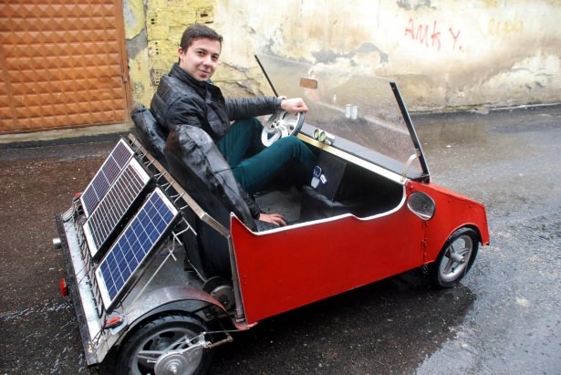 Liseli Genç, Güneş Enerjisi İle Çalışan Otomobil Yaptı 1