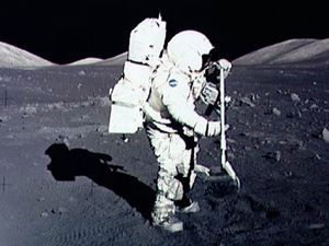 Ay'da Yürüyen 12 Astronot