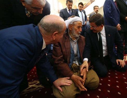 Başbakan Davutoğlu cuma namazını Silopi'de kıldı 3