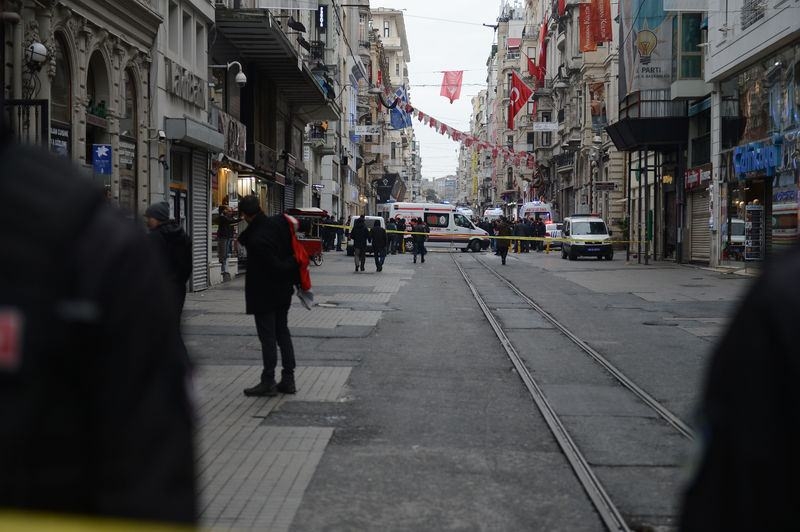 İstiklal Caddesi'nde patlama! Olay yerinden ilk görüntüler 10