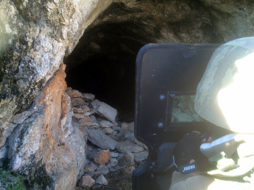 8 odalı PKK mağarasına dev operasyon 13