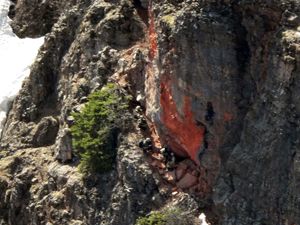 8 odalı PKK mağarasına dev operasyon
