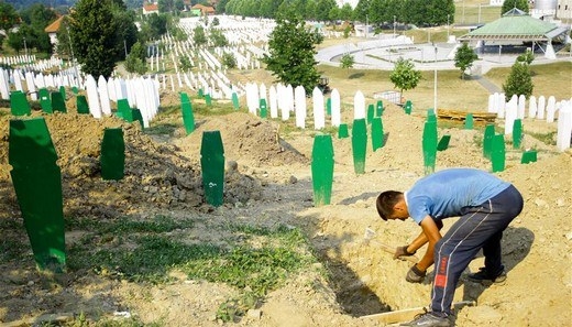 Srebrenitsa katliamının korkunç fotoğrafları 29