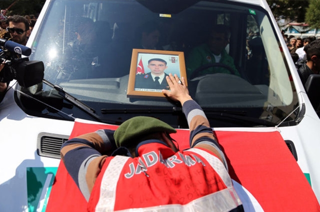 Jandarma Yüzbaşı Halil Özdemir'e son veda 7