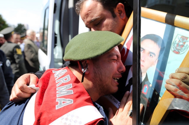 Jandarma Yüzbaşı Halil Özdemir'e son veda 9