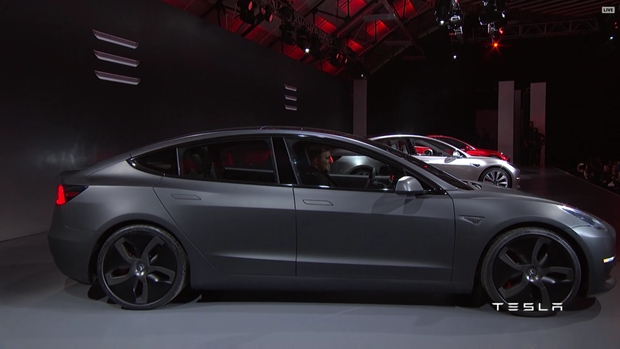 Tesla Model 3 görücüye çıktı 10