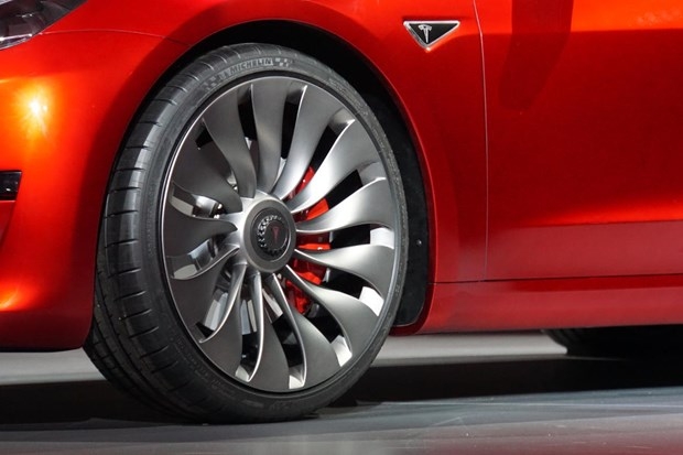 Tesla Model 3 görücüye çıktı 3