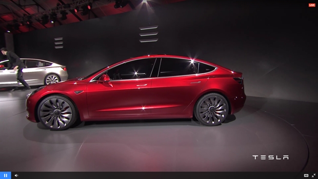 Tesla Model 3 görücüye çıktı 9