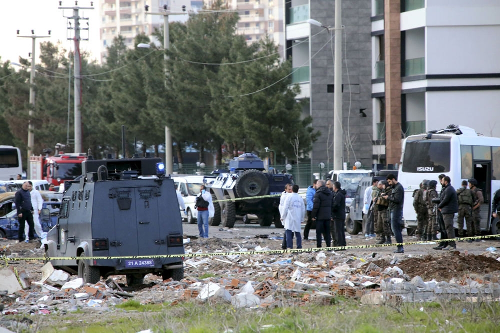 Diyarbakır'da şehit olan polisler! 17
