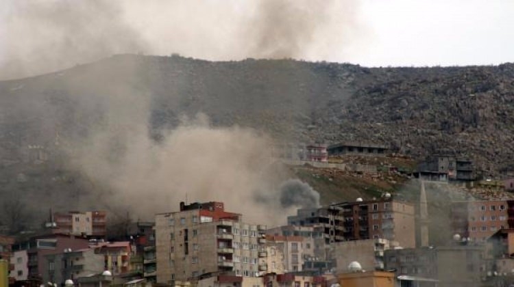 PKK'lı keskin nişancılara top atışı! 1