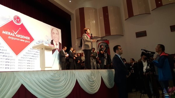 Meral Akşener il il dolaşıyor 60