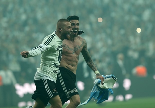Beşiktaşlı futbolcuların şampiyonluk sevinci 1