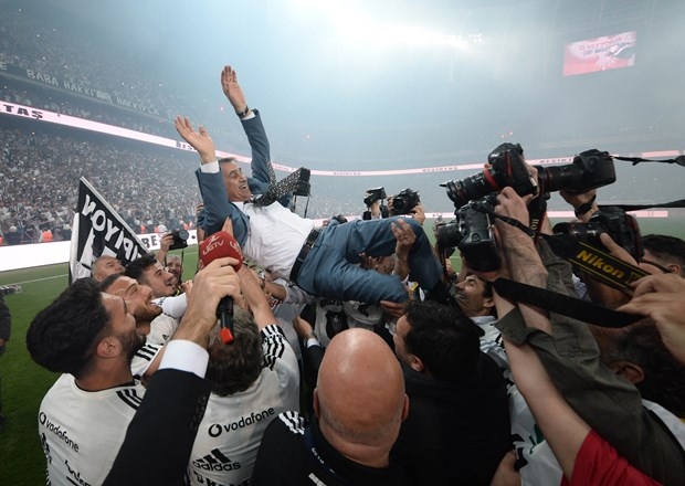 Beşiktaşlı futbolcuların şampiyonluk sevinci 23