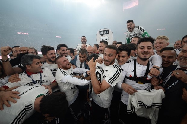 Beşiktaşlı futbolcuların şampiyonluk sevinci 25