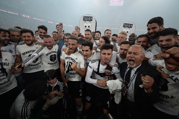 Beşiktaşlı futbolcuların şampiyonluk sevinci 26