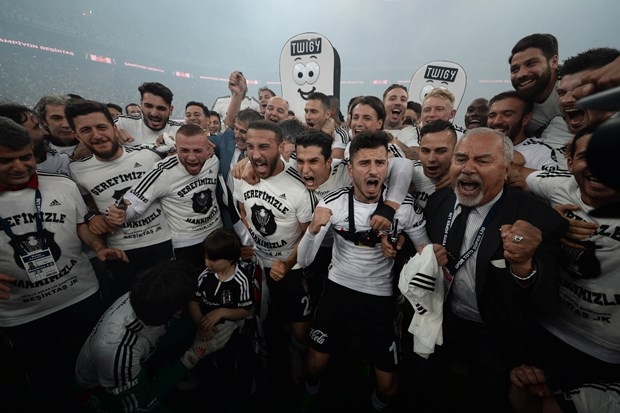 Beşiktaşlı futbolcuların şampiyonluk sevinci 27