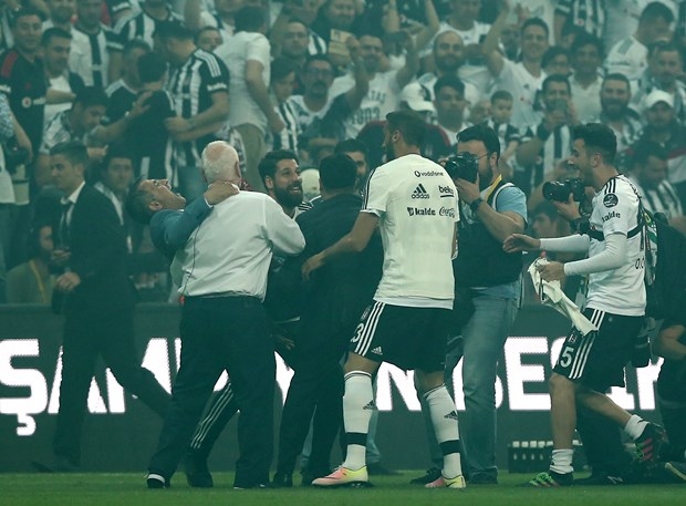Beşiktaşlı futbolcuların şampiyonluk sevinci 8