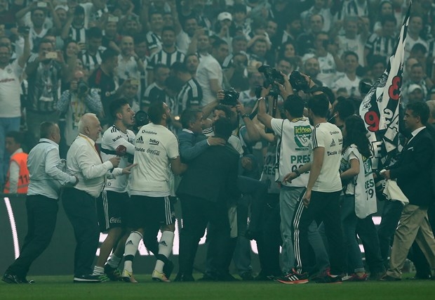 Beşiktaşlı futbolcuların şampiyonluk sevinci 9