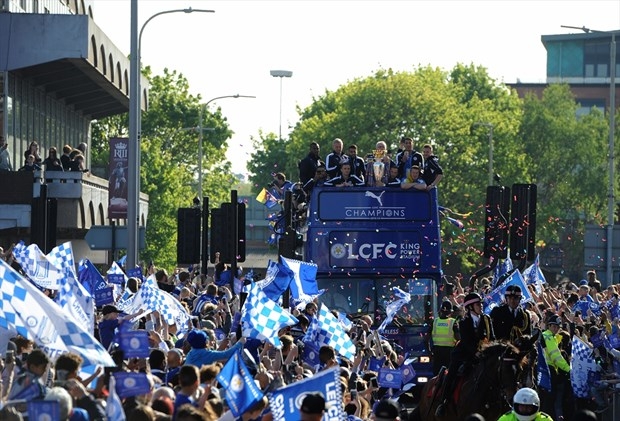 Leicester City şampiyonluğunu kutladı 10