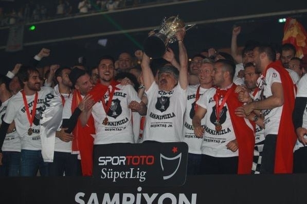Şampiyon Beşiktaş kupasına kavuştu 4