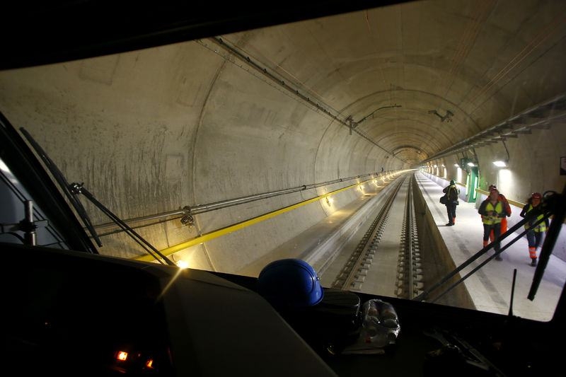 Dünyanın en uzun tüneli 20 yılda tamamlandı! 18