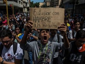 Venezuela'da hükümet karşıtı kriz genişliyor