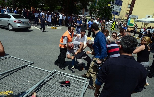 Bakırköy'de kavgaya Çevik kuvvet müdahale etti 2