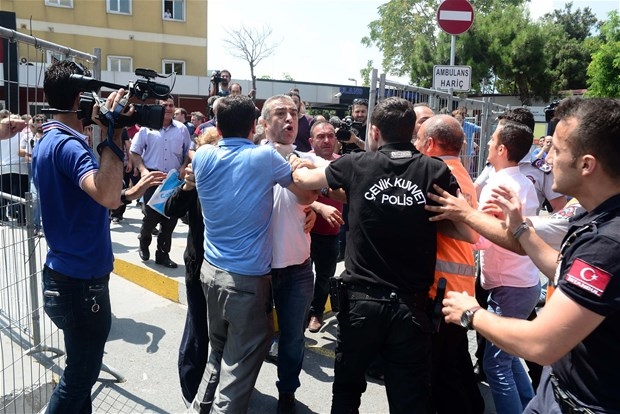 Bakırköy'de kavgaya Çevik kuvvet müdahale etti 4