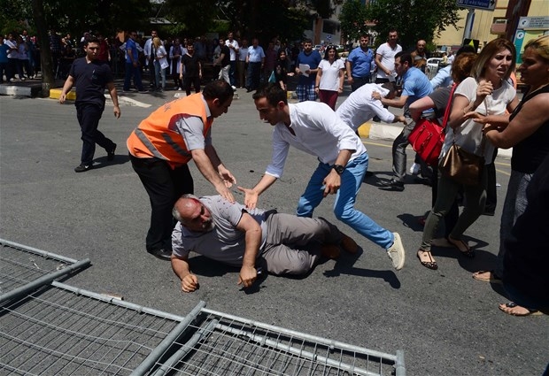 Bakırköy'de kavgaya Çevik kuvvet müdahale etti 5