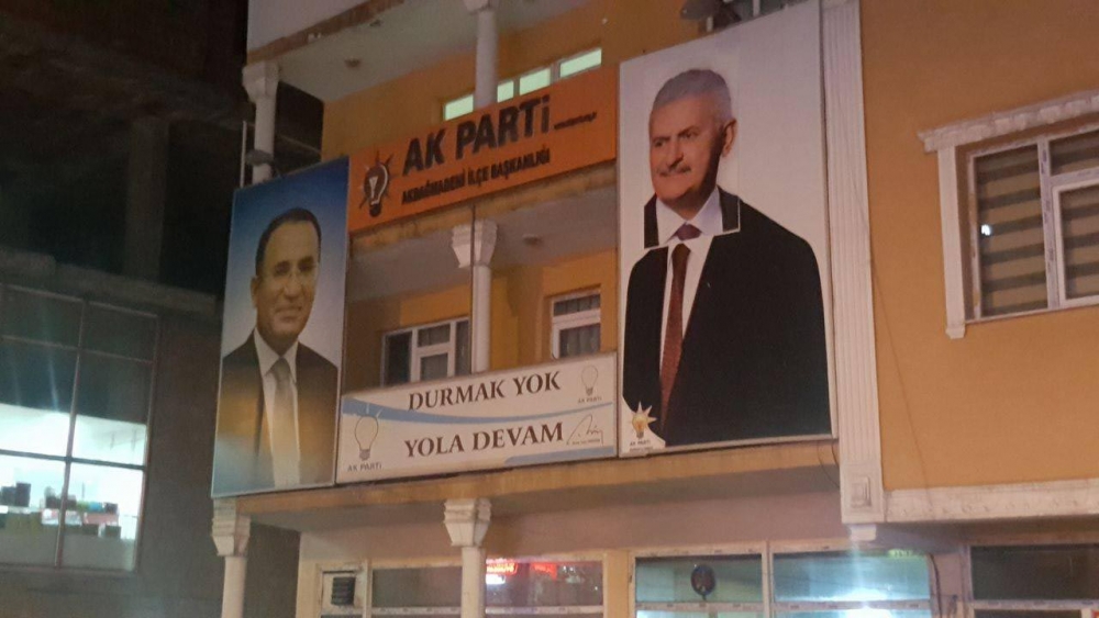 AK Parti'yi karıştıran afiş! 5