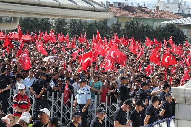 Demokrasi şehitleri son yolculuklarına uğurlandı 112