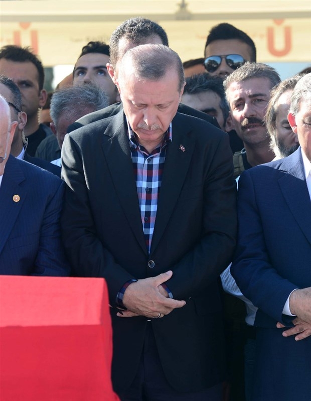 Cumhurbaşkanı Erdoğan gözyaşlarını tutamadı 11
