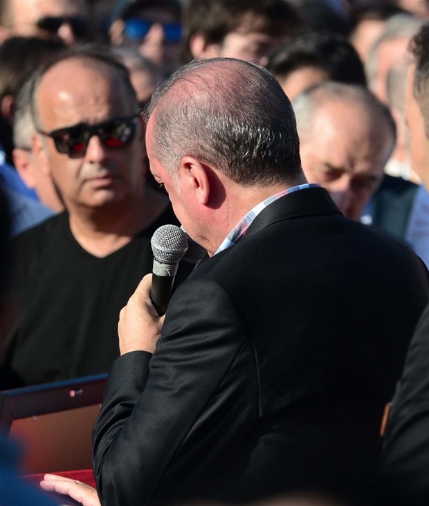 Cumhurbaşkanı Erdoğan gözyaşlarını tutamadı 9