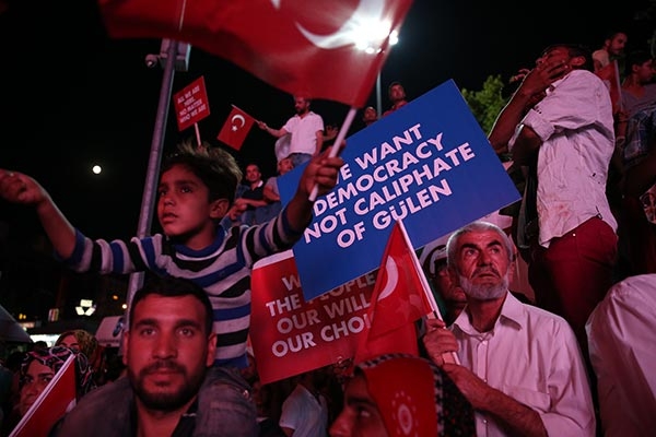 Ankara'da demokrasi nöbeti sürüyor 1