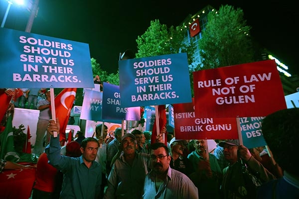 Ankara'da demokrasi nöbeti sürüyor 10