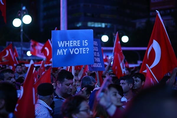 Ankara'da demokrasi nöbeti sürüyor 13