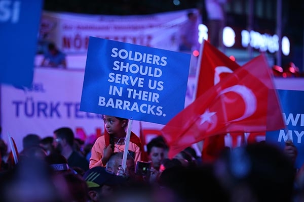 Ankara'da demokrasi nöbeti sürüyor 16