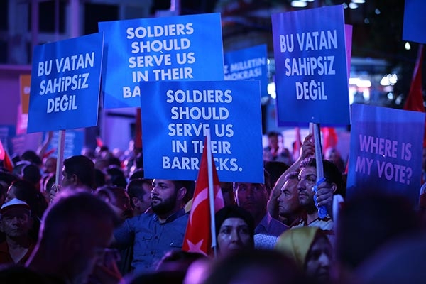 Ankara'da demokrasi nöbeti sürüyor 17