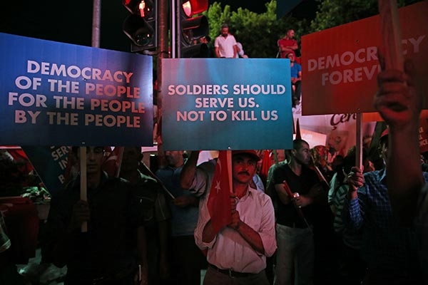 Ankara'da demokrasi nöbeti sürüyor 21
