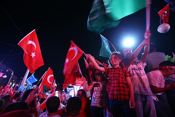 Ankara'da demokrasi nöbeti sürüyor 4