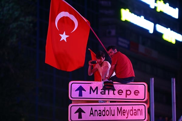 Ankara'da demokrasi nöbeti sürüyor 7