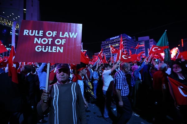 Ankara'da demokrasi nöbeti sürüyor 8