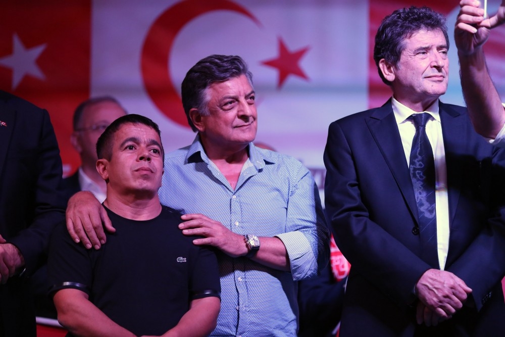 Ünlü isimler demokrasi için meydanlara indi! 13