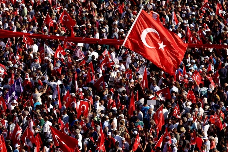 Taksim'de demokrasi mitingi 1