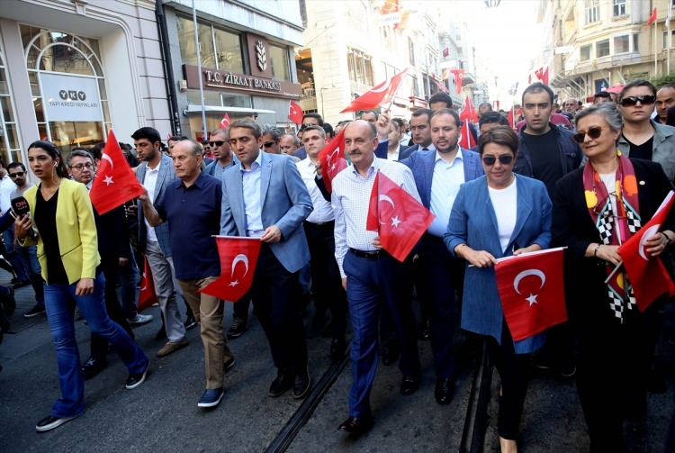 Taksim'de demokrasi mitingi 10