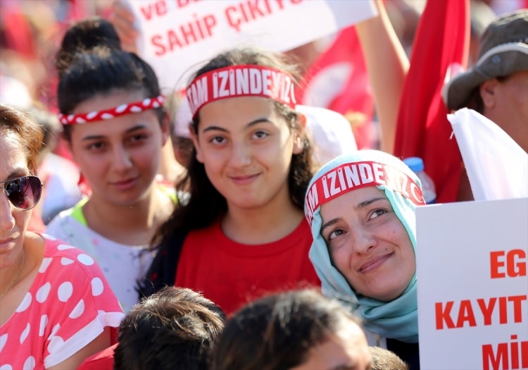 Taksim'de demokrasi mitingi 12